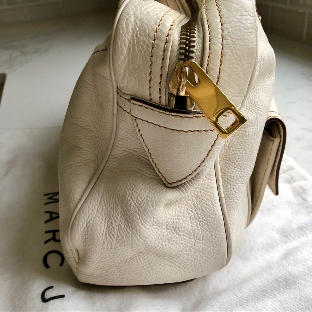 Marc Jacobs Creme Venetia Satchel w Gold Hardware - Picture 4 of 8